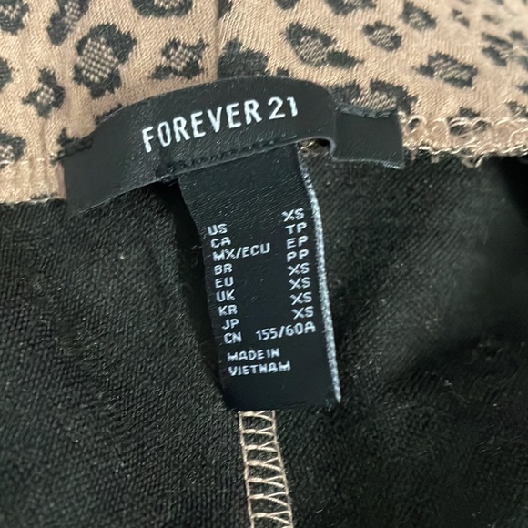 Bundle VS Pink and Forever 21 Sweat Pants and Forever 21 Legging XS - Picture 11 of 16